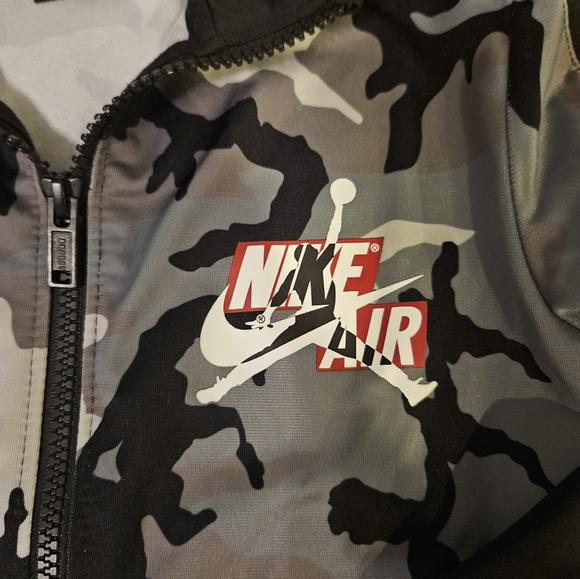 Jordan 2pc outfit - Picture 2 of 9